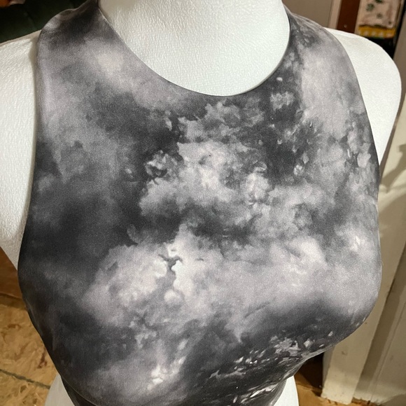 Athleta Cropped Tank With Built In Bra Size Small Women’s 075 - Picture 2 of 5